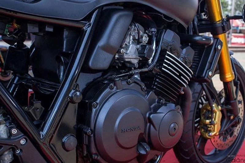 Honda cb400 độ cafe racer phong cách mới
