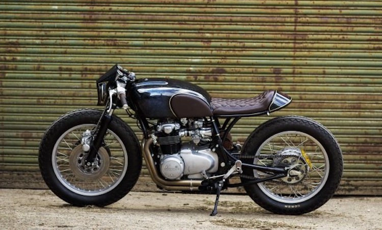 Mẫu anh xinh đẹp bên honda cb550 độ cafe racer ấn tượng
