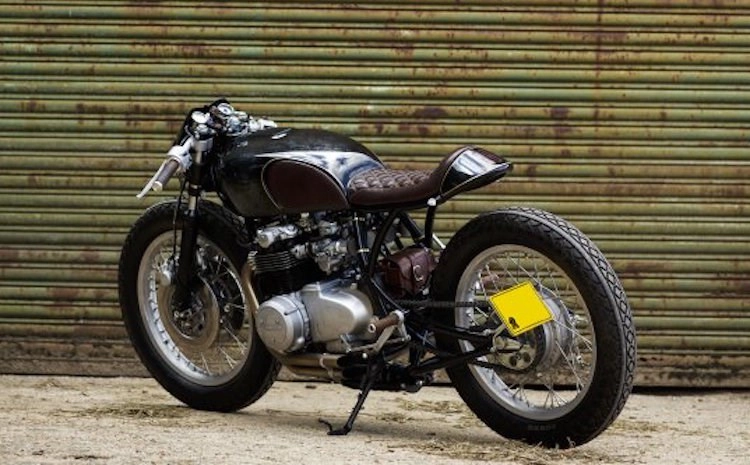 Mẫu anh xinh đẹp bên honda cb550 độ cafe racer ấn tượng