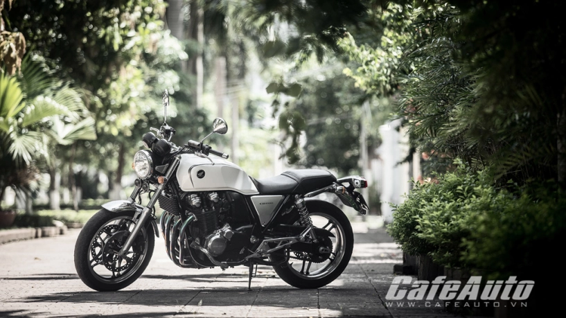 Honda cb1100 - niềm đam mê của những người yêu hoài cổ