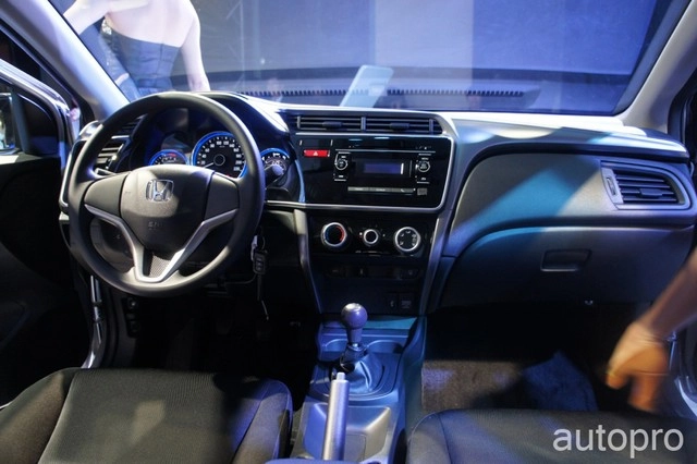 Top 3 mẫu sedan trên dưới 600 triệu được săn đón