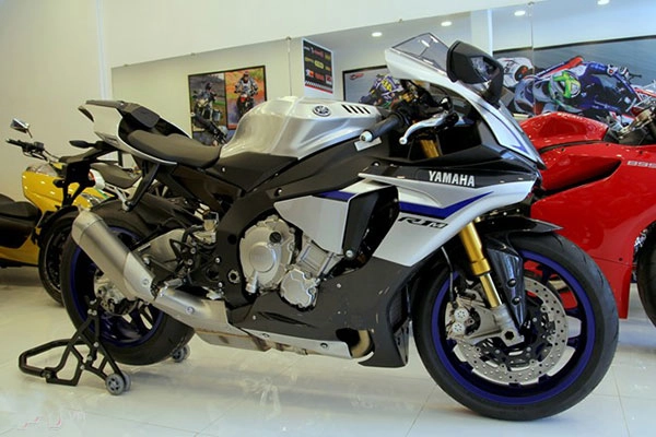 Hình ảnh yamaha r1m đặc biệt giá gần 900 triệu tại việt nam