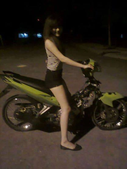 Ngắm các cô gái sexy ngồi exciter