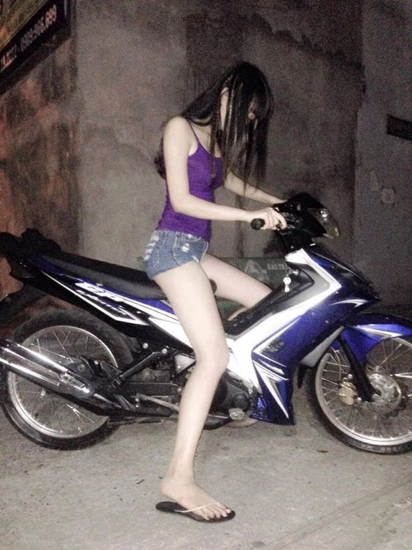 Ngắm các cô gái sexy ngồi exciter