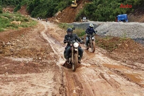 Phượt đông - tây bắc với những chiếc cafe racer