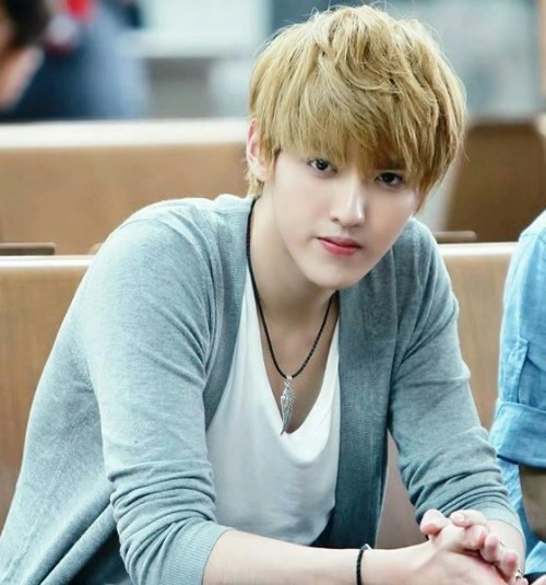 Tóc nam nhuộm màu đẹp hợp thời trang