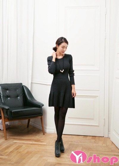 Mẫu váy đầm liền dáng xòe đẹp cách điệu gam màu đen trắng cá tính