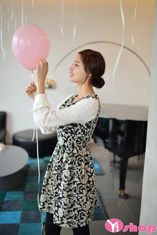 Mẫu váy đầm liền thân dáng xòe đẹp cho nàng công sở thanh lịch