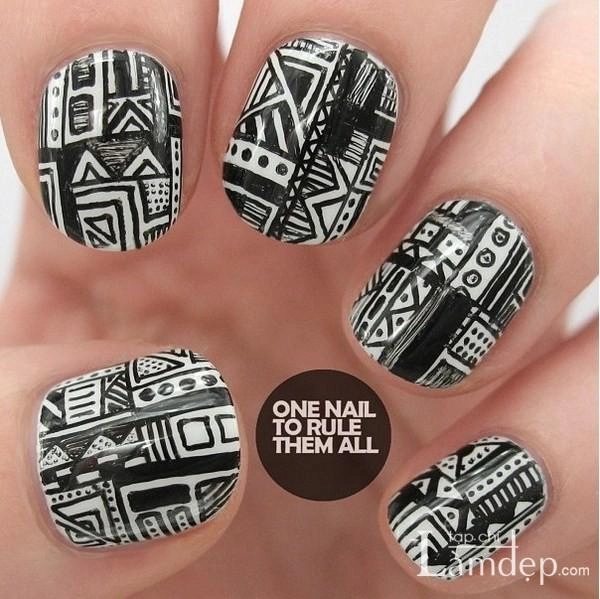 19 mẫu móng tay nail đẹp họa tiết ngẫu hứng ấn tượng cho nàng dạo phố tự tin