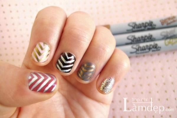 19 mẫu móng tay nail đẹp họa tiết ngẫu hứng ấn tượng cho nàng dạo phố tự tin