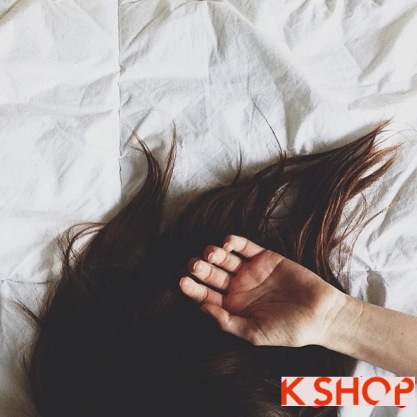 7 cách giữ nếp tóc đẹp đơn giản khi ngủ mà các cô nàng đáng yêu