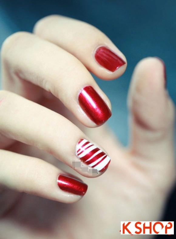 Các mẫu nail móng tay kim tuyến cho cô nàng sang trọng ấn tượng độc đáo