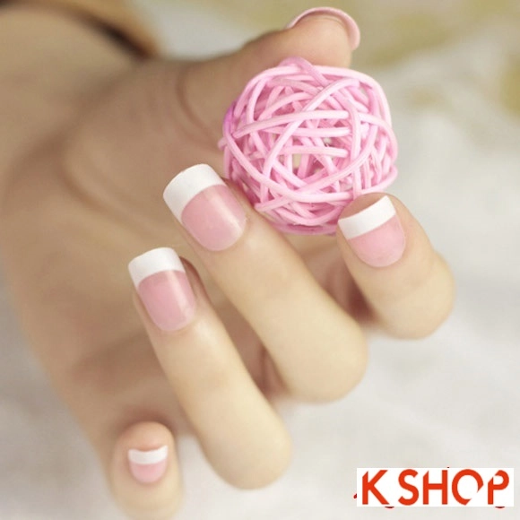 Các mẫu nail móng tay kim tuyến cho cô nàng sang trọng ấn tượng độc đáo