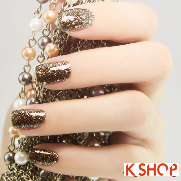 Các mẫu nail móng tay kim tuyến cho cô nàng sang trọng ấn tượng độc đáo