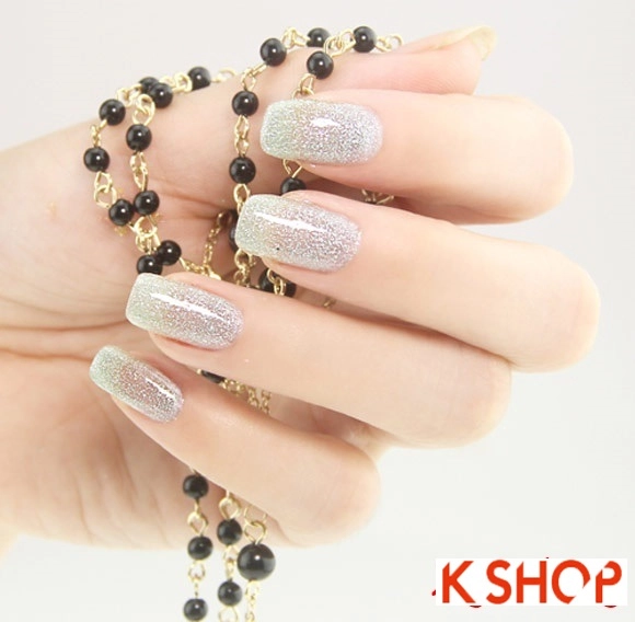 Các mẫu nail móng tay kim tuyến cho cô nàng sang trọng ấn tượng độc đáo