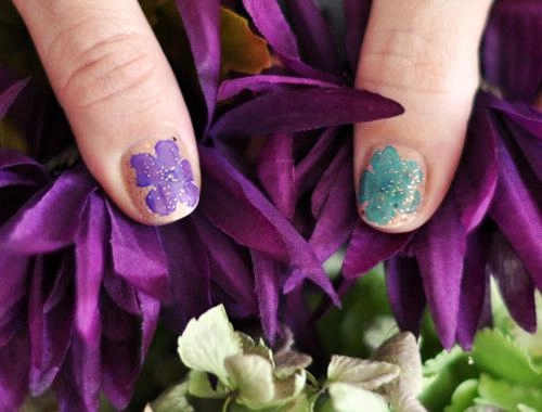 Cách vẽ móng tay nail hoa cho nàng nổi bật điệu đà xuống phố tự tin