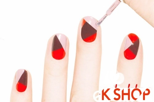 Cách vẽ móng tay nail kẻ đẹp dễ thực hiện tại nhà cho bạn gái