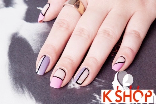 Cách vẽ móng tay nail kẻ đẹp dễ thực hiện tại nhà cho bạn gái