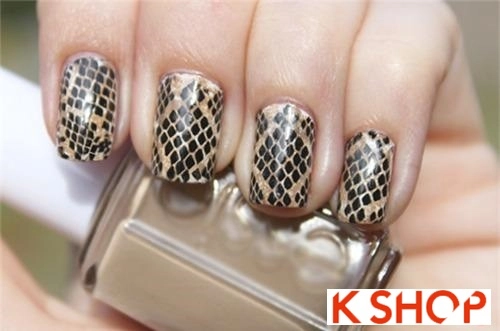 Cách vẽ nail móng tay vẩy rắn đẹp đơn giản cho bạn gái tự tin