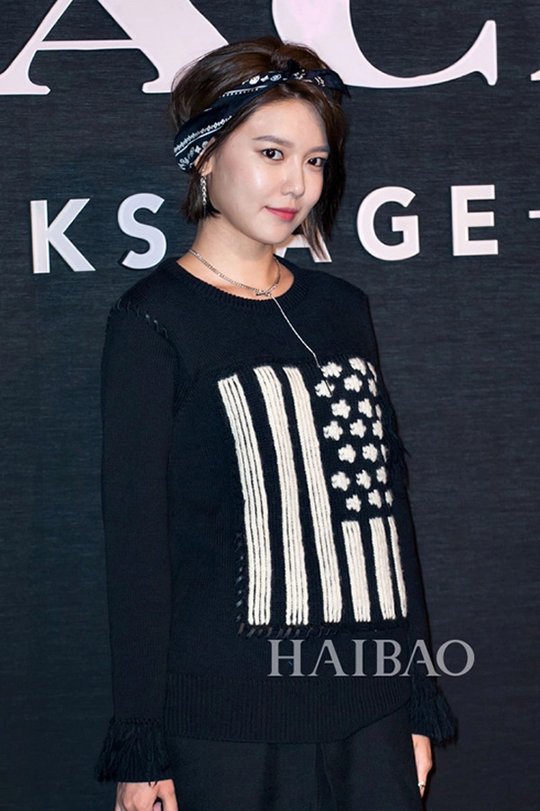 Kiểu tóc ngắn hàn quốc đẹp của soo young snsd mạnh mẽ