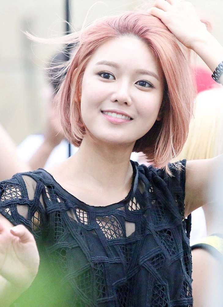 Kiểu tóc ngắn hàn quốc đẹp của soo young snsd mạnh mẽ