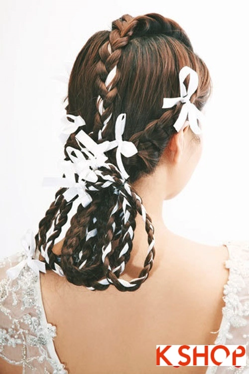 Kiểu tóc tết cô dâu đơn giản lãng mạn trong ngày cưới