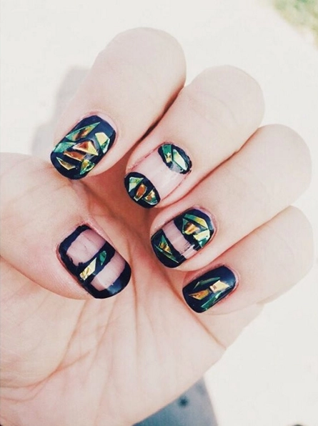 Mẫu nail móng tay thủy tinh đang được giới trẻ yêu thích