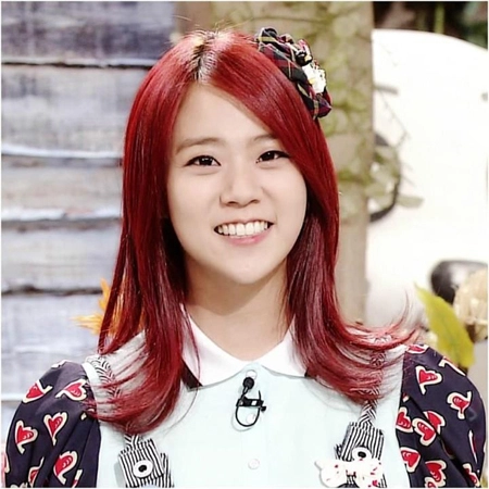 Màu tóc nhuộm nâu đỏ cực đẹp sao kpop hàn quốc độc đáo