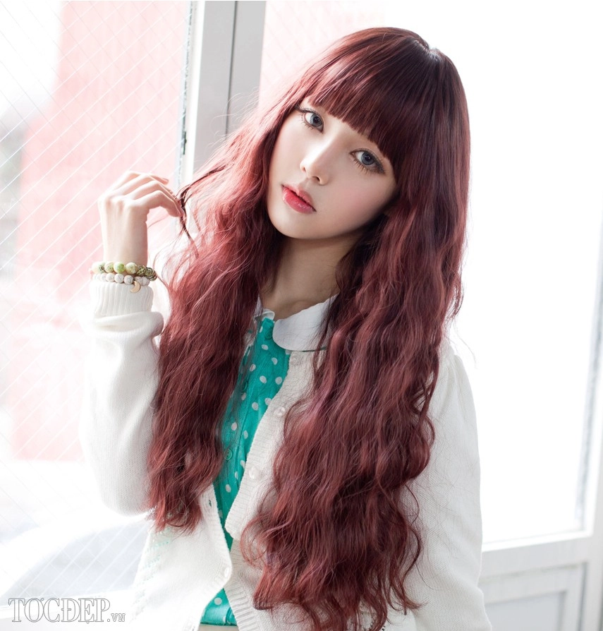 Màu tóc nhuộm nâu đỏ cực đẹp sao kpop hàn quốc độc đáo