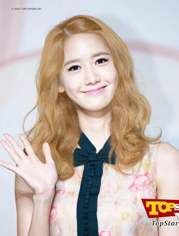 Màu tóc nhuộm vàng của yoona làm netizen sung sướng