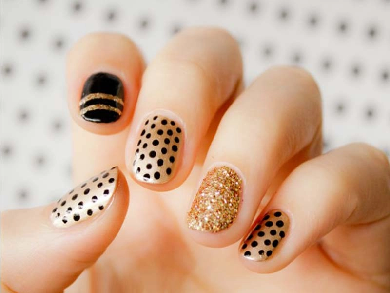 Móng tay nail chấm bi đẹp dễ thương trào lưu mới của tuổi teen