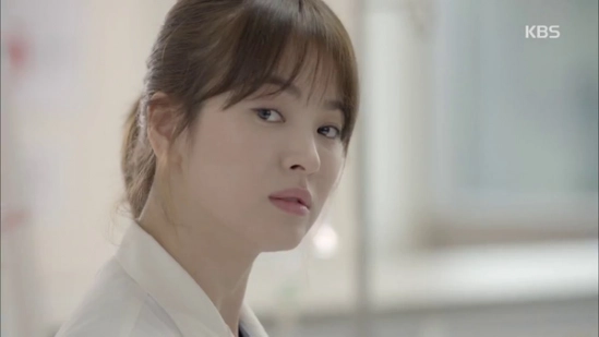 Những kiểu tóc đẹp của song hye kyo trong hậu duệ mặt trời cá tính