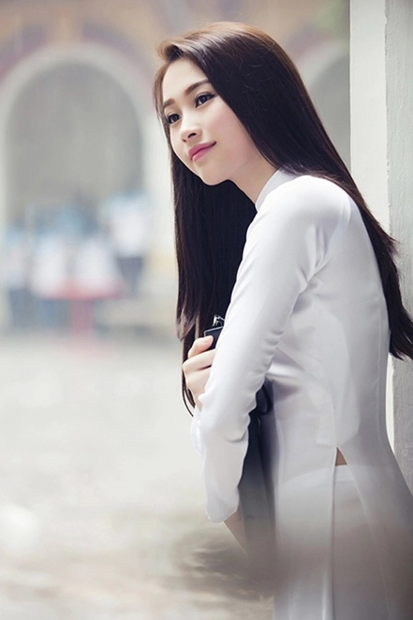 Những kiểu tóc nữ dài thẳng đẹp tự nhiên của các sao việt và kpop