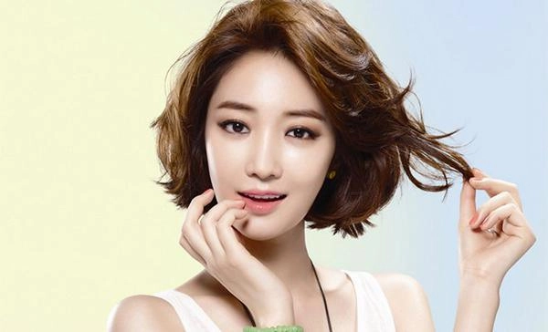 Những kiểu tóc xoăn ngắn đẹp nhất cho bạn gái trẻ trung