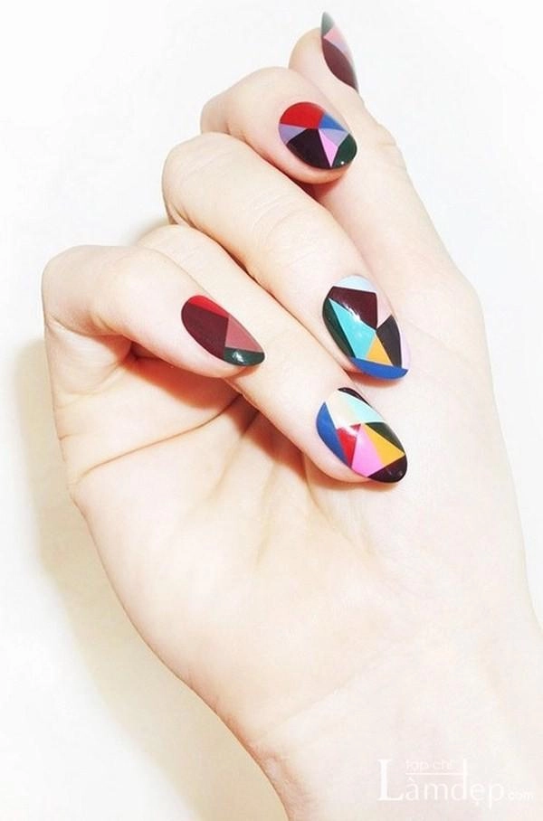 Những mẫu móng tay nail họa tiết hình học đẹp sành điệu