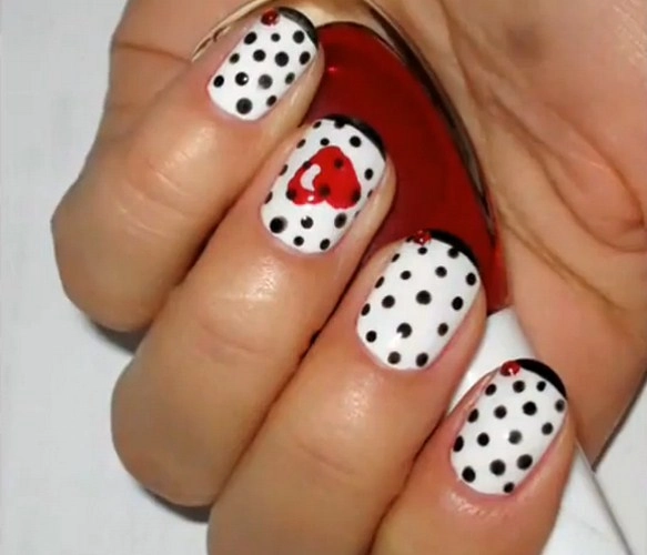 Những mẫu nail móng tay chấm bi đẹp dễ thương