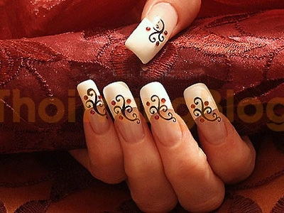 Những mẫu nail móng tay hoa văn đơn giản cuốn hút