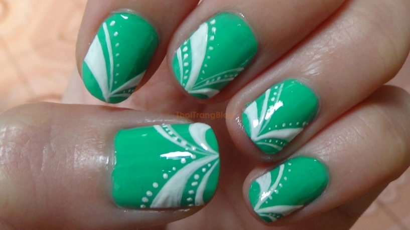 Những mẫu nail móng tay hoa văn đơn giản cuốn hút