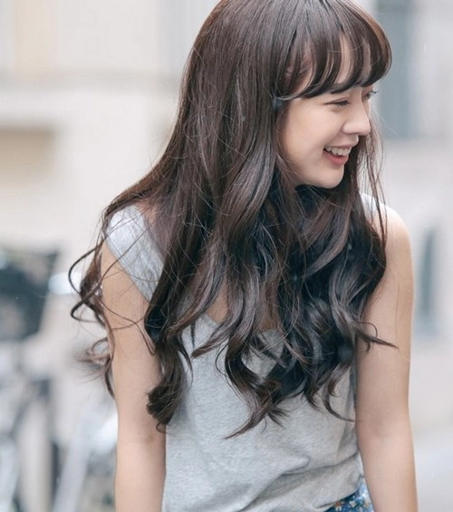 Tóc uốn xoăn đuôi đẹp nhất hàn quốc cho khuôn mặt tròn mũm mĩm