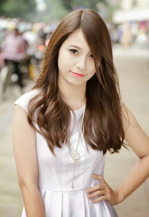 Tóc uốn xoăn đuôi nhẹ tuyệt sao kpop hàn quốc