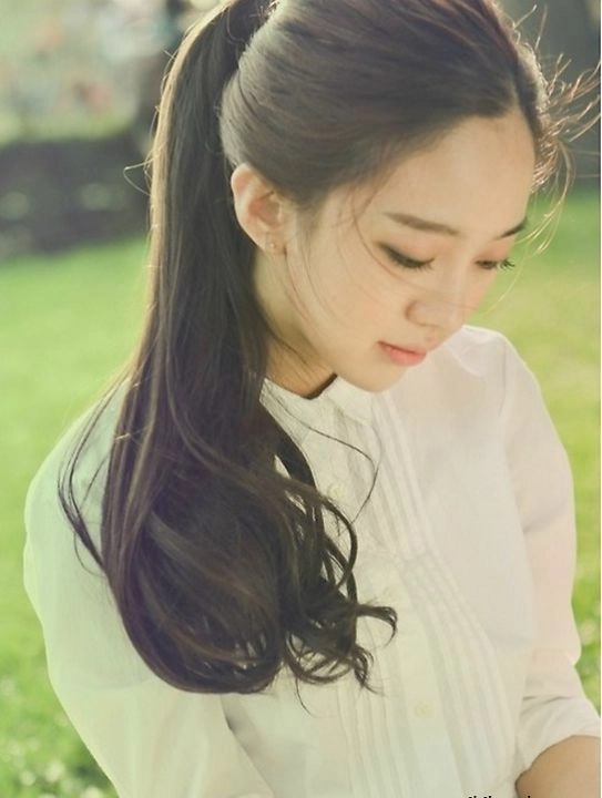 Tóc uốn xoăn đuôi nhẹ tuyệt sao kpop hàn quốc