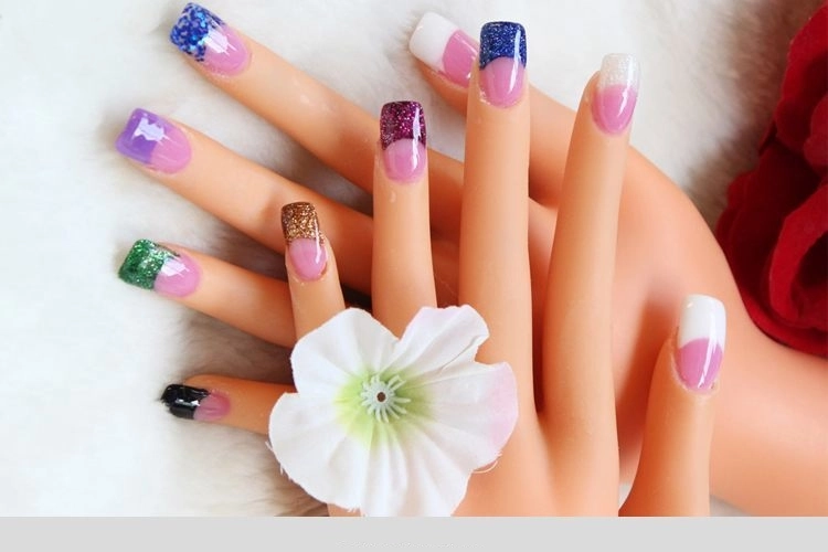 Top 10 mẫu móng tay nail họa tiết đẹp hot nhất thế giới hè tự tin