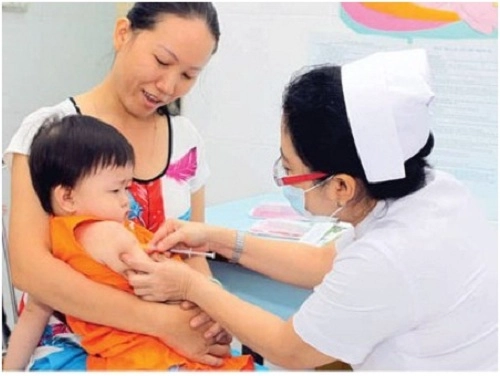 Bảo vệ trẻ khỏi dịch bệnh mùa hè
