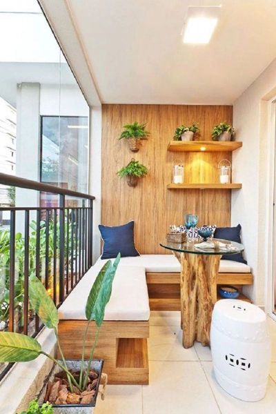 Bố trí bàn ăn nhỏ xinh ở ban công ấm áp