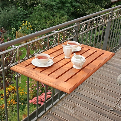 Bố trí bàn ăn nhỏ xinh ở ban công ấm áp