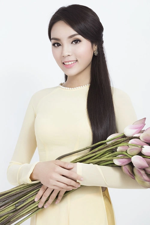 Các kiểu tóc buộc nửa đầu đẹp dễ thương đi dự tiệc lịch lãm