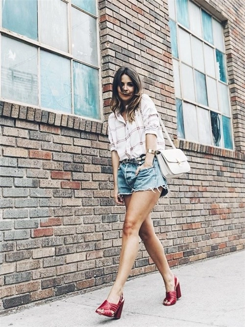 Những kiểu sandal các cô gái cần phải sắm ngay cho mùa hè này