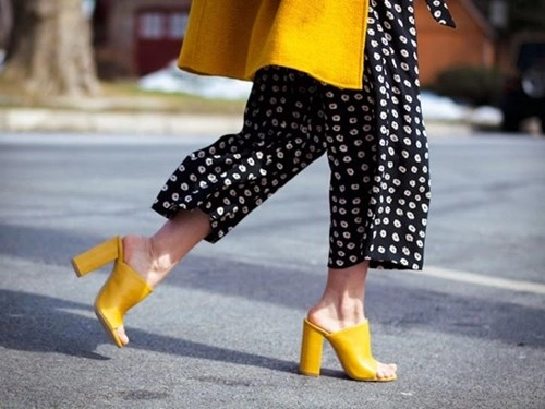 Những kiểu sandal các cô gái cần phải sắm ngay cho mùa hè này