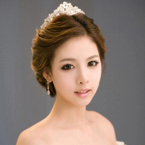 Những kiểu tóc cô dâu đơn giản cho mọi khuôn mặt