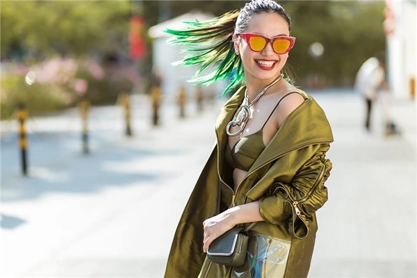 Street style chất miễn chê của giới trẻ sài thành mùa lễ hội cá tính